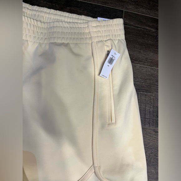 Old Navy High Rise Yellow Shorts - Picture 3 of 6